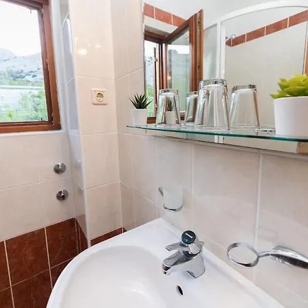 Mb Bed & Breakfast 3*