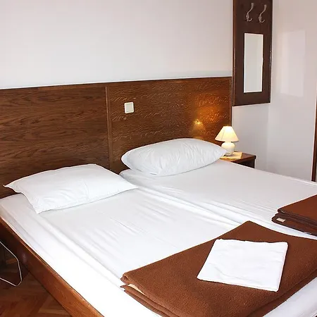 Mb Bed & Breakfast Pag Town