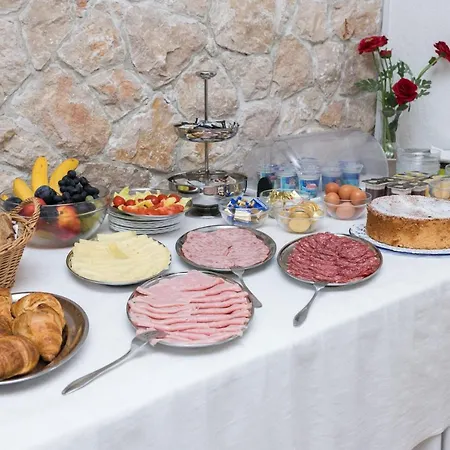 Mb Bed&Breakfast Pag Town