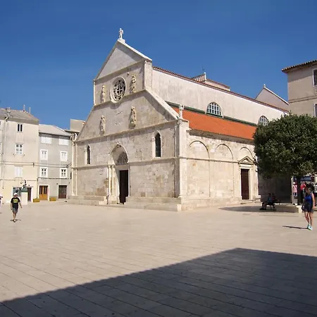 Mb 3* Pag Town