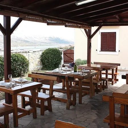 Mb Bed & Breakfast Pag Town