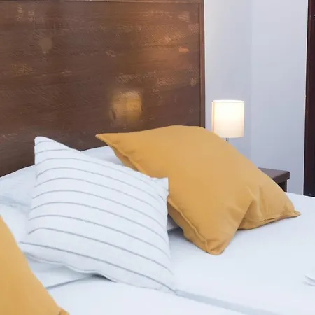 Mb Bed & Breakfast 3*