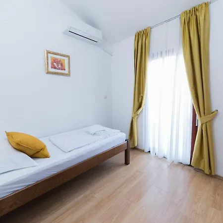 Mb Bed & Breakfast 3*