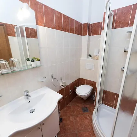 Mb Bed & Breakfast 3*